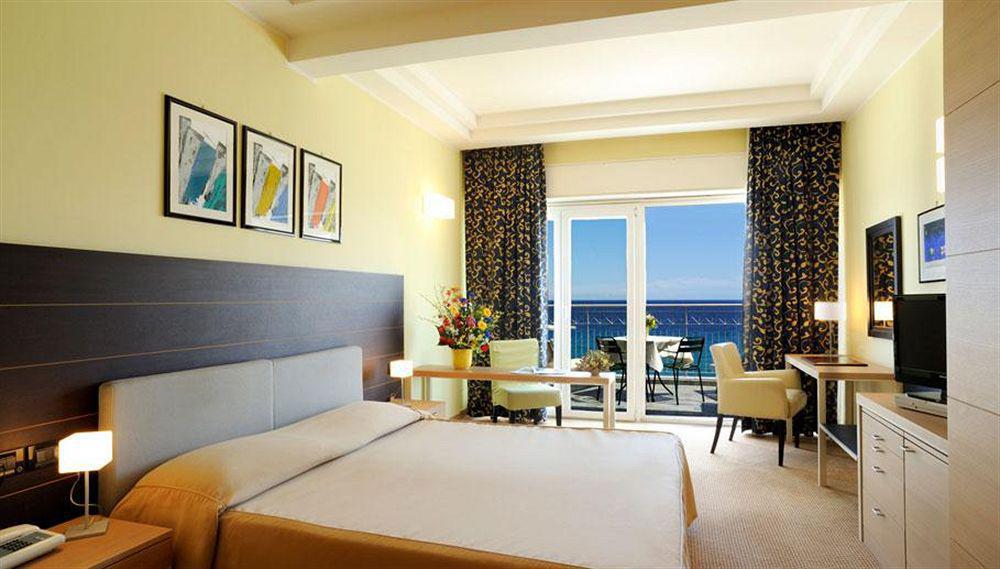 Grand Hotel Spiaggia Alassio Esterno foto