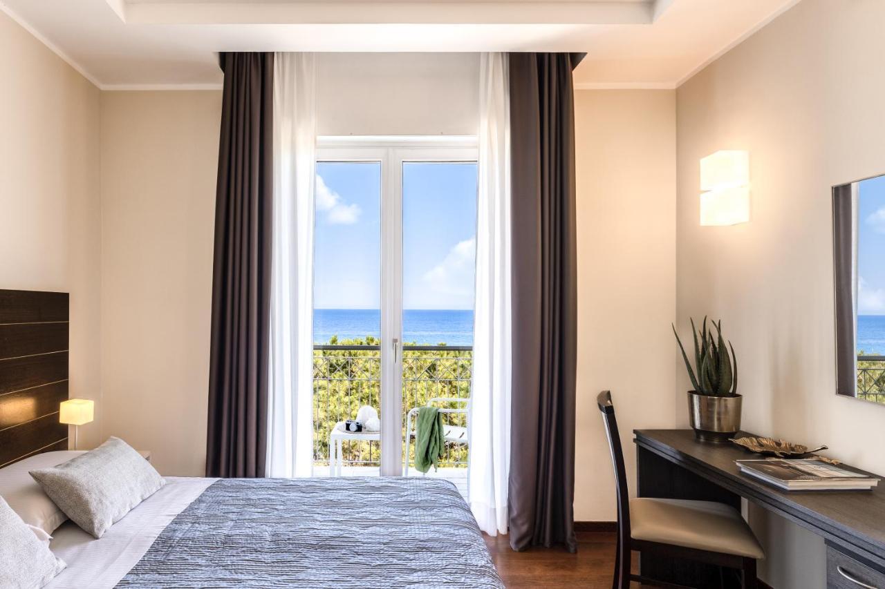 Grand Hotel Spiaggia Alassio Esterno foto
