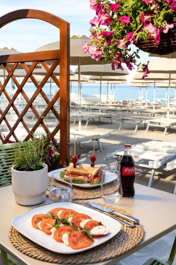 Grand Hotel Spiaggia Alassio Esterno foto