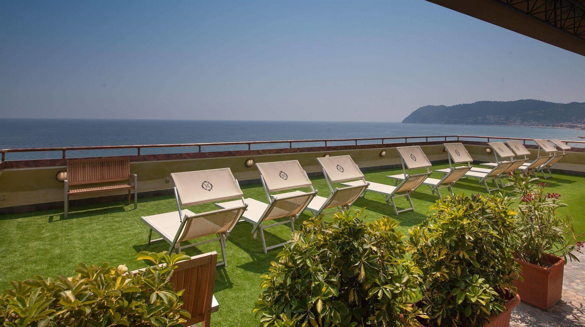 Grand Hotel Spiaggia Alassio Esterno foto
