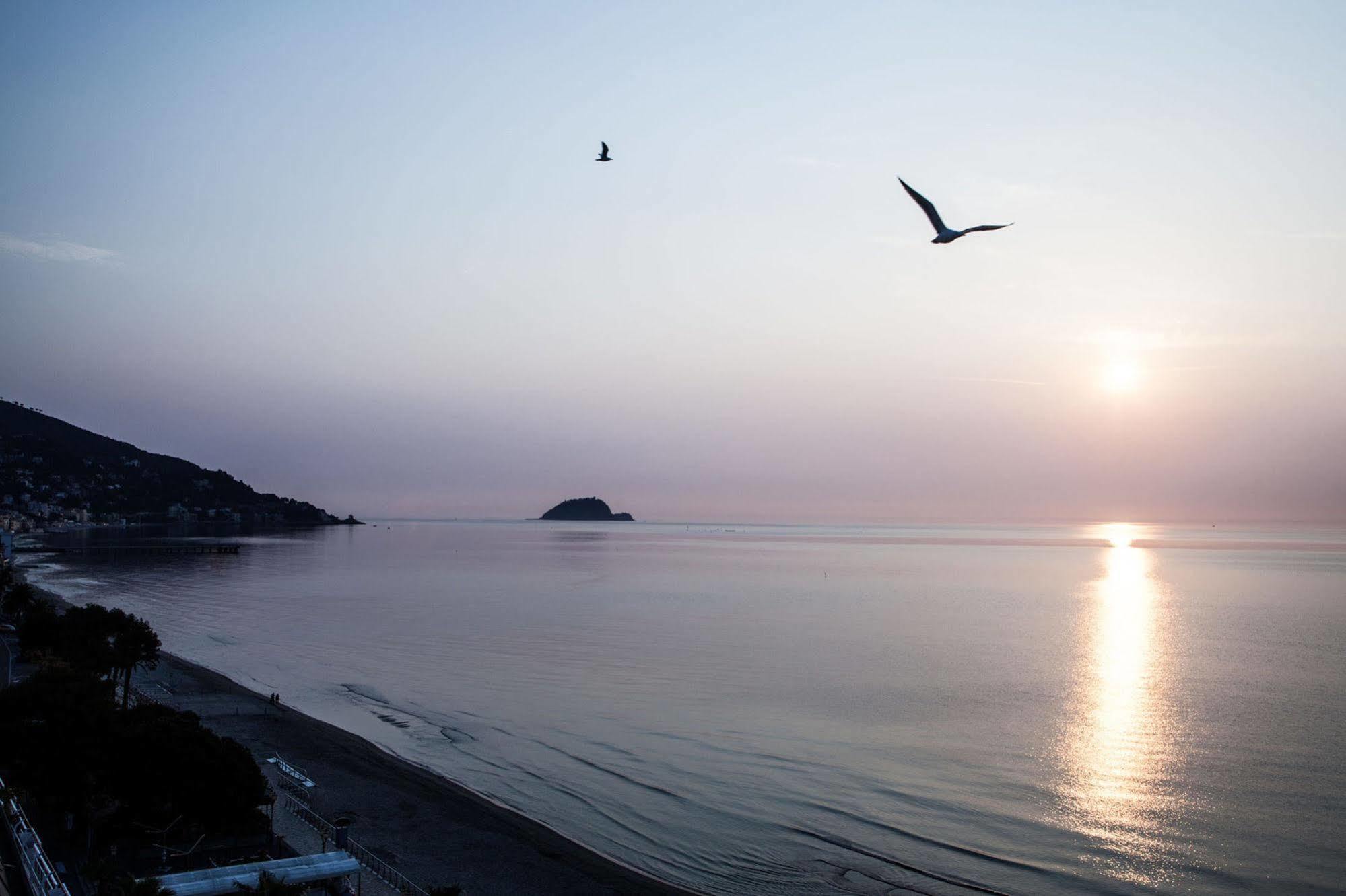 Grand Hotel Spiaggia Alassio Esterno foto